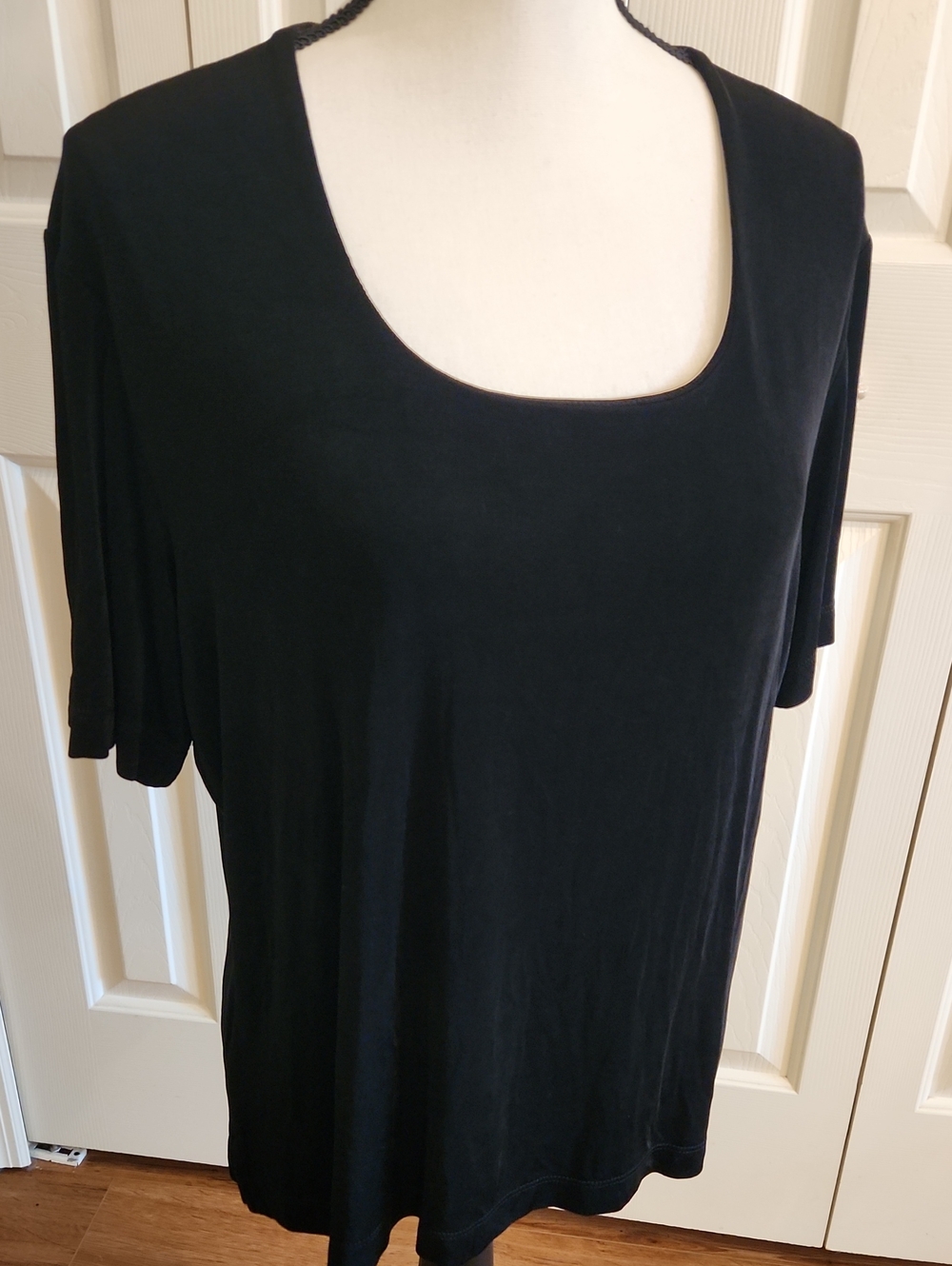 Chico's Black Scoop Neck Short Sleeve Tee - Relaxed Fit